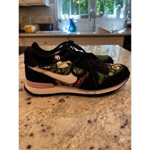 Nike Internationalist Floral Spring Garden Sneaker sz 6.5 EUC